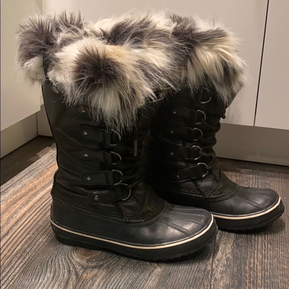 Sorel Joan of Arctic size 6.5